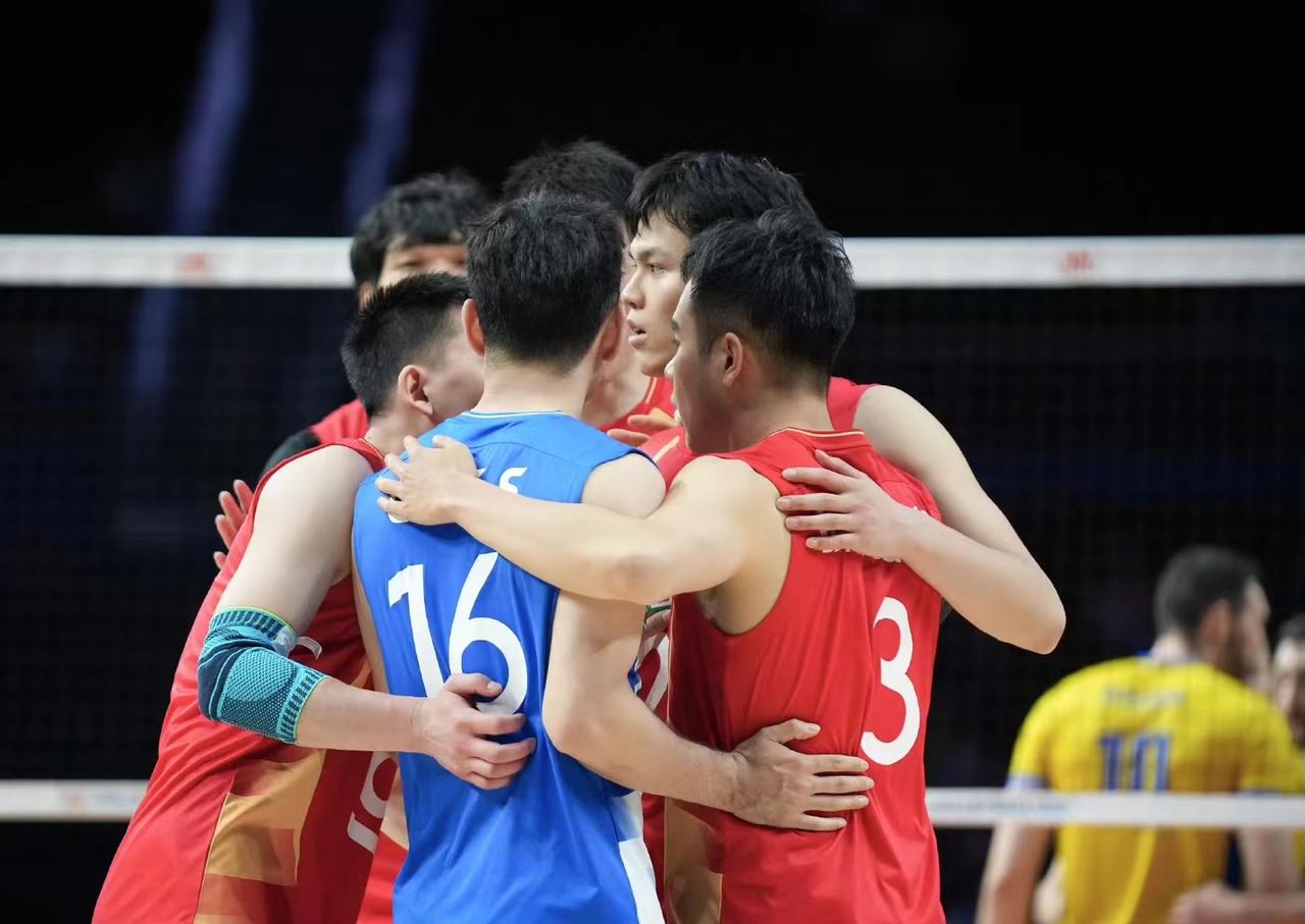 2026爱知名古屋亚运会男排1/4决赛，中国队以大比分3-0战胜泰国男排，晋级四