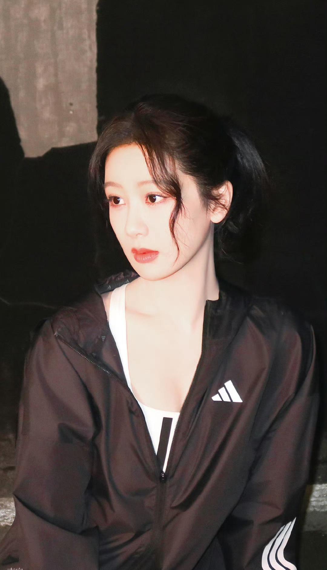 杨紫电视剧生命树双星同播yz杨紫白菊 

经幡飘动信念，格桑花延续理想！@杨紫 