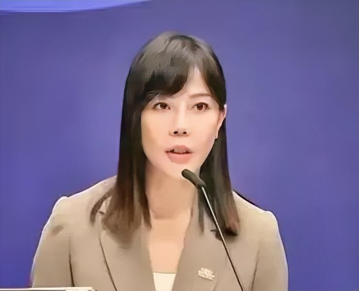 台湾地区“行政院”发言人李慧芝6月4日叫嚣称：政府会要求日菲正视“台湾海洋权利”