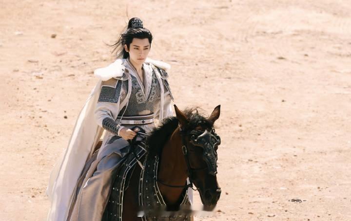 侯明昊《雀骨》萧无衣马上起飞路透[拜托] ​​​