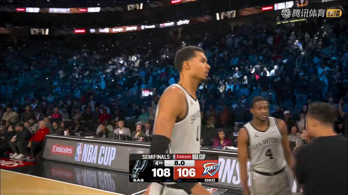 切特罚球丢了一个，马刺局面大优，只要别跟勇士一样失误就行 