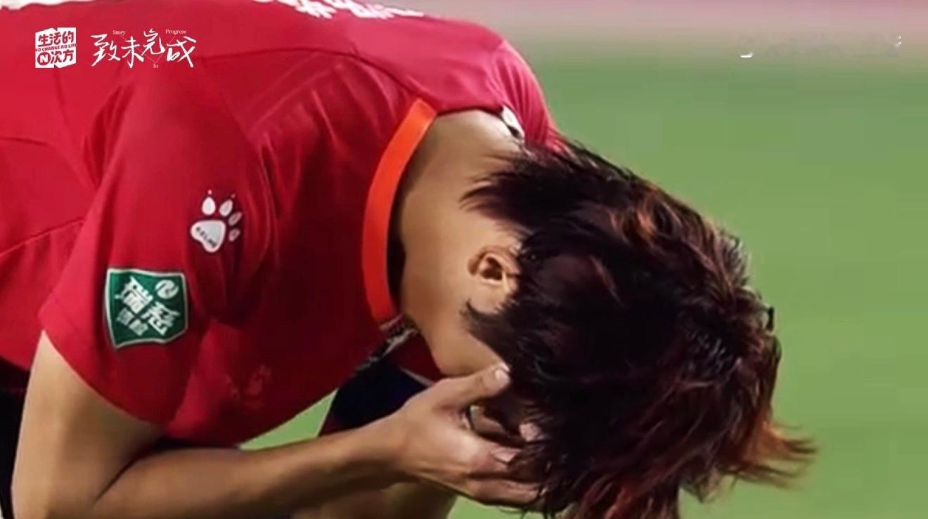 苏超南通队长说让全南通人遗憾南通队长回应苏超决赛点球失误 面对纪录片《致未完成》