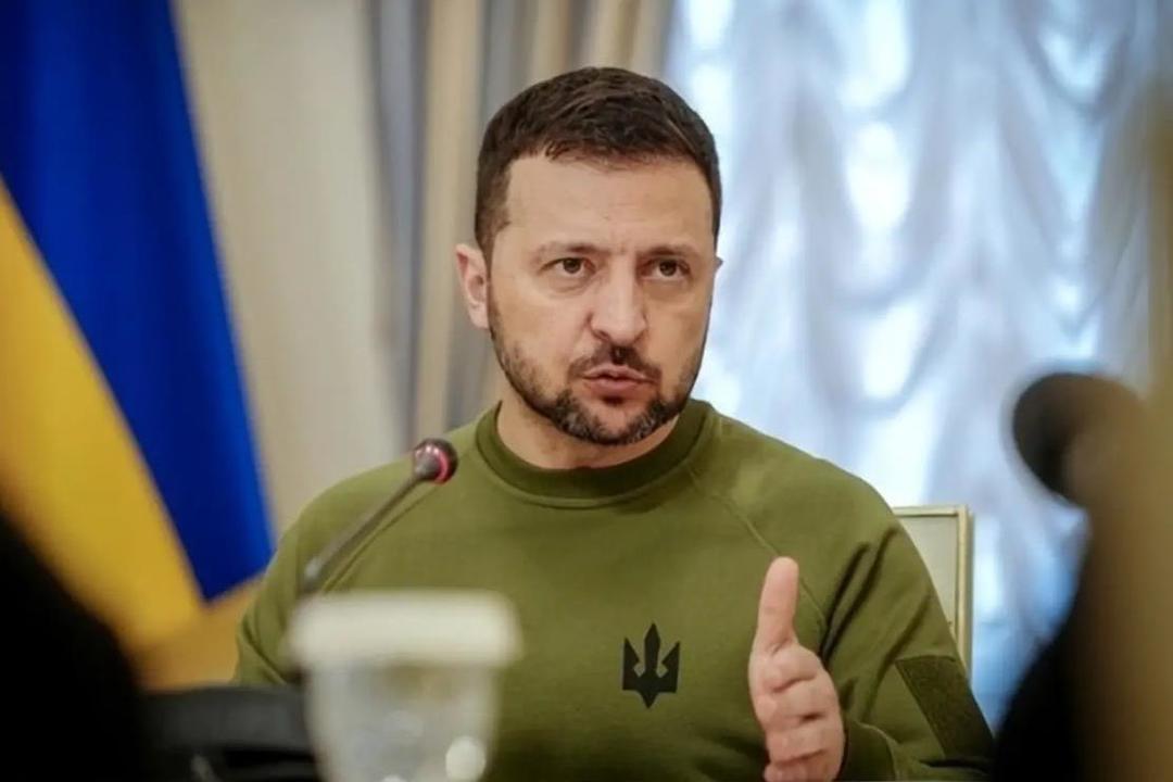 我有一个关于泽连斯基资金问题提议大家支不支持
泽连斯基不是挺有钱的吗
他不是要继