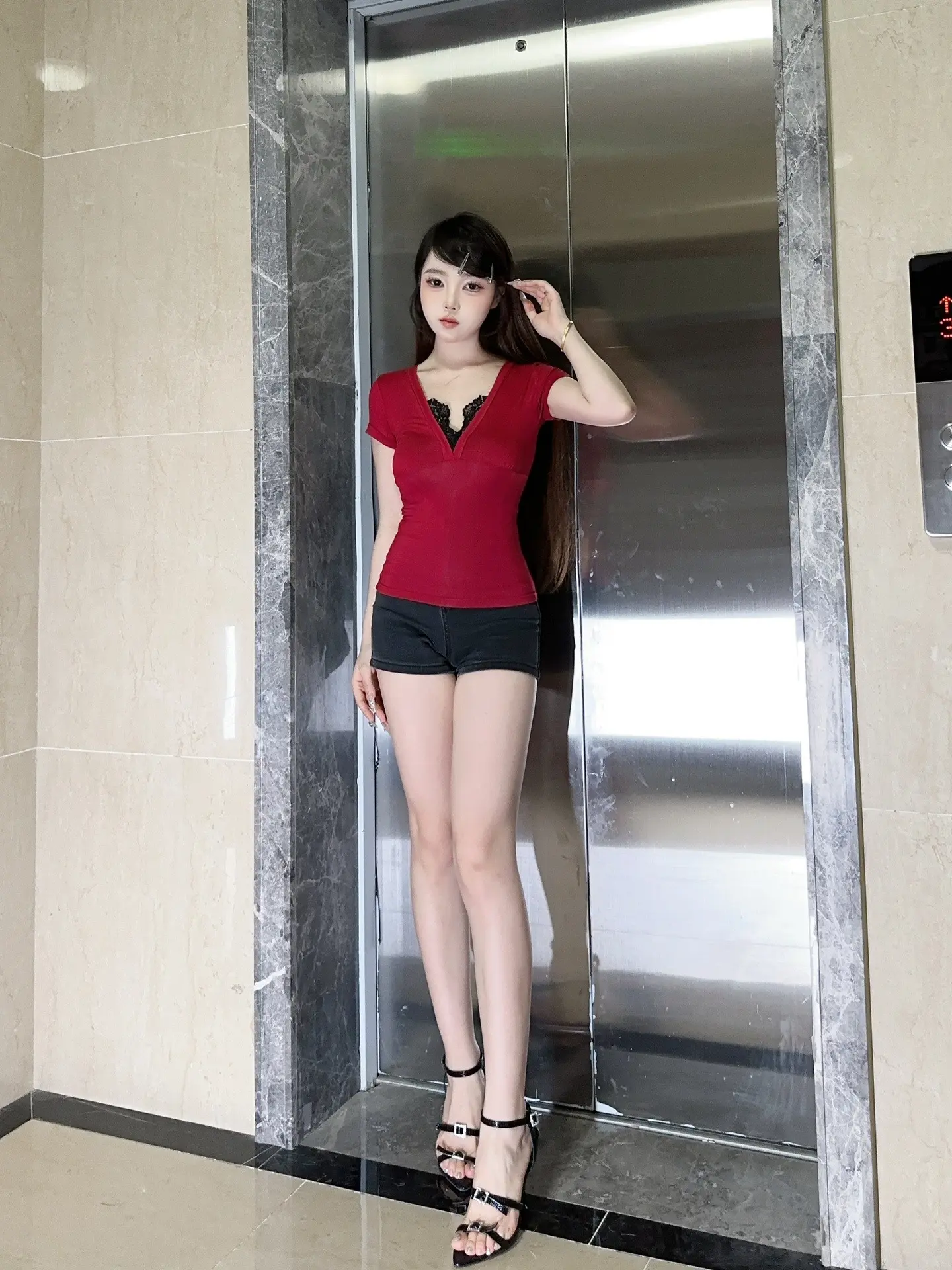 爱上我是你的宿命。