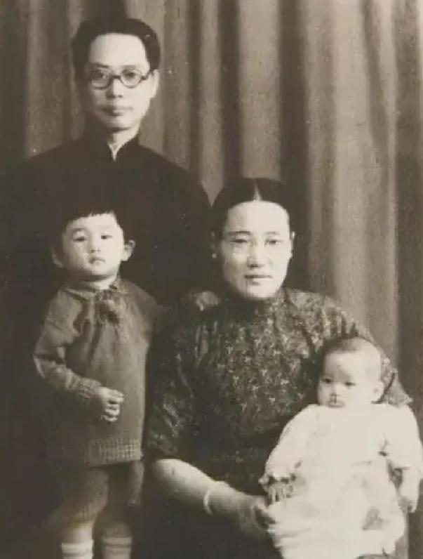 1929年，许地山和周俟松结婚时，周俟松的父亲并不看好这段婚姻，甚至断定女婿是个