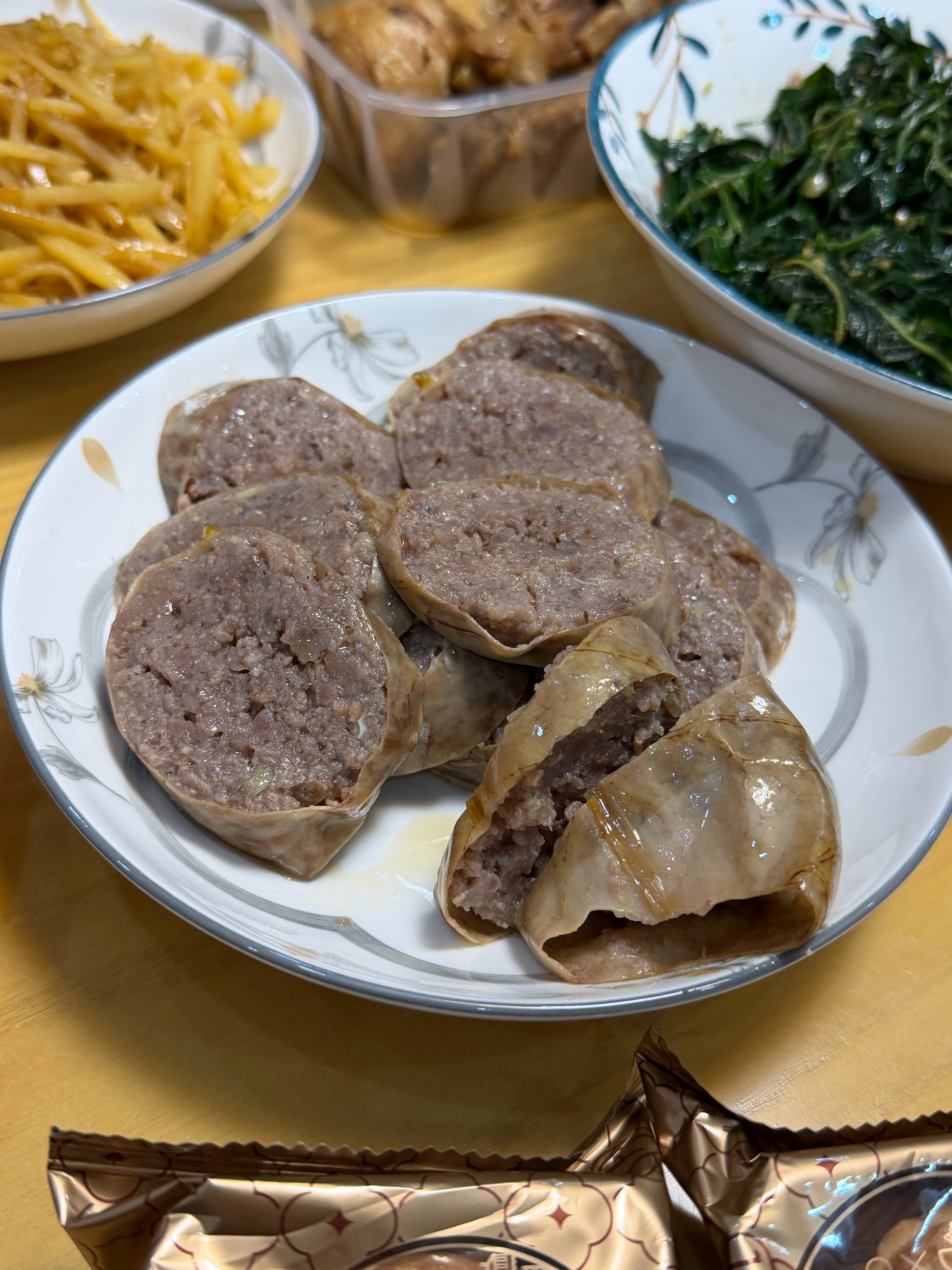 邯郸特色，驴肉香肠现在不是驴肉贵了么，这个是60块钱一斤，卖家就明说这是驴肉马肉