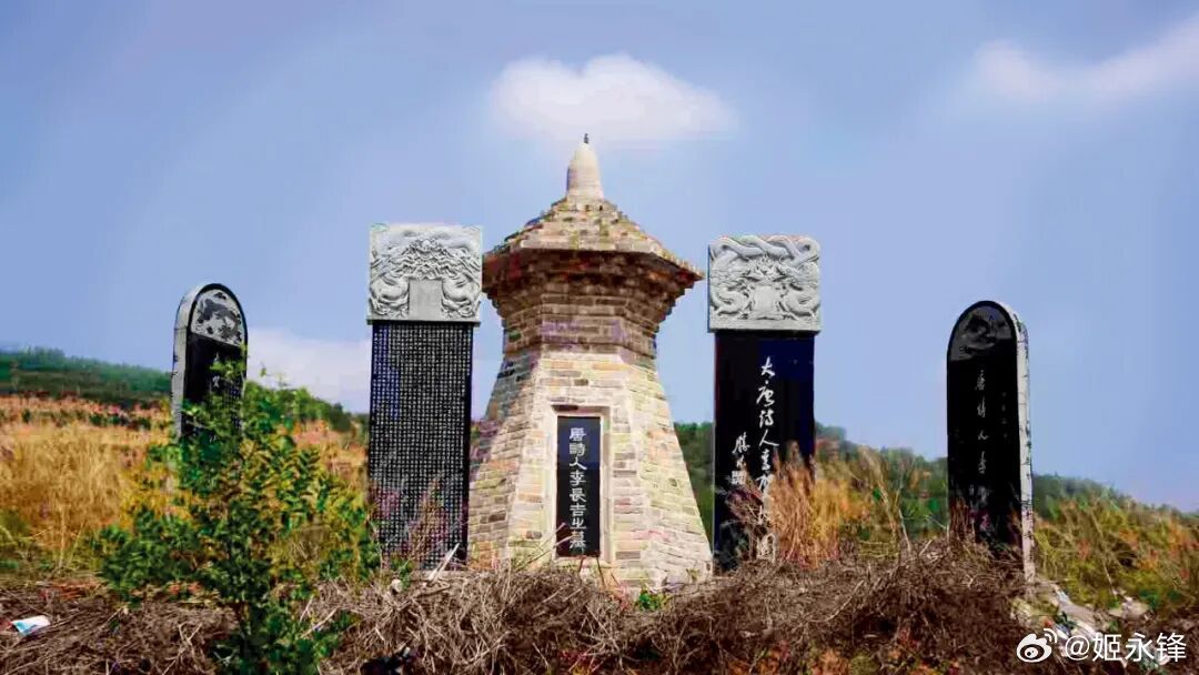 “上班怎么可能像上坟呢？明明上坟那么治愈”（下）摘自倪伟 中国新闻周刊有缺憾，才