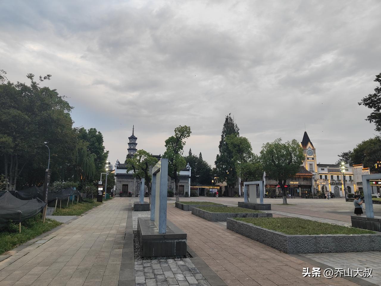 心静，一切豁然开朗心静则体察精，克治亦省力。——曾国藩心思沉静，才能细致观察事物