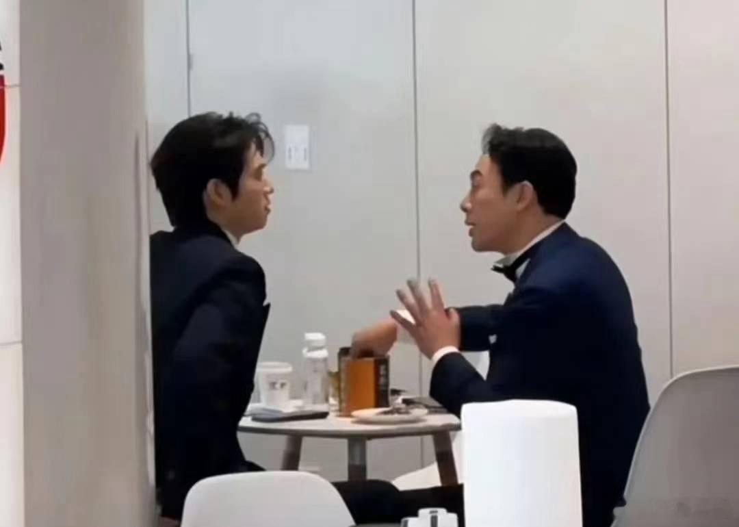 #张颂文魏大勋合作新电影#恭喜两人的再次合作，有张老师的幽默细胞因素加入，电影剧