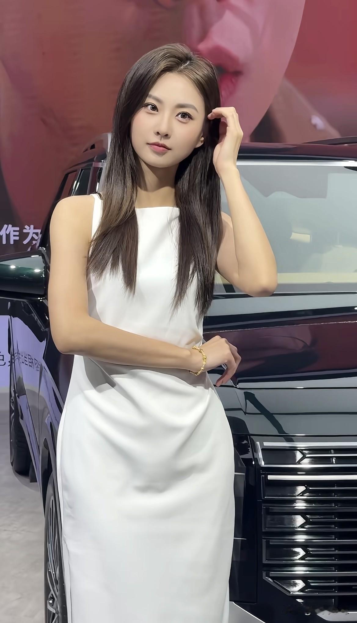 什么样的女人最招人稀罕?爱江山更爱美人，大年初四喜迎灶神，风调雨顺五谷丰登，吃喝