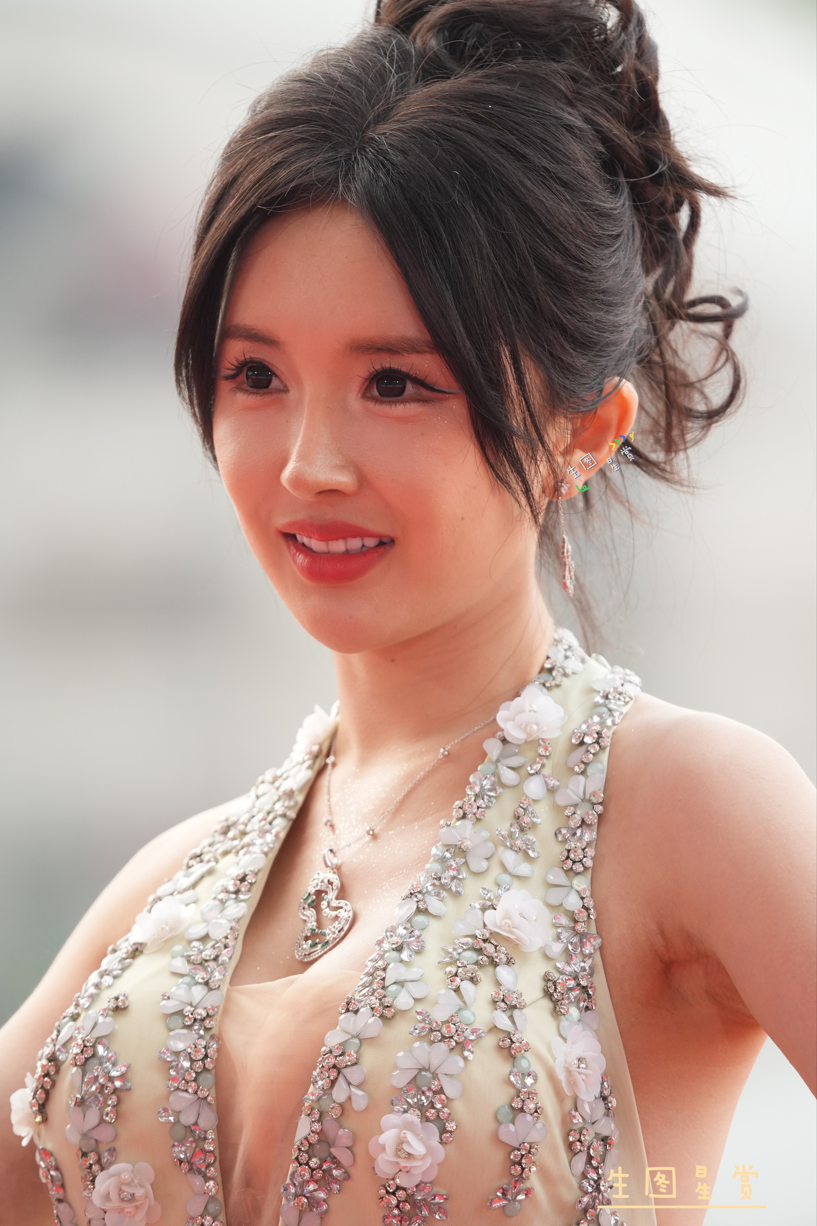 何沐蓉×文荣奖红毯 