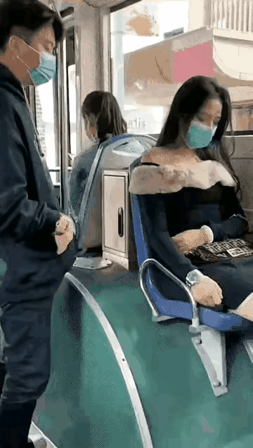 这个真的不能“扶”[笑哭]