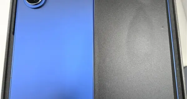 三星Galaxy Z Fold7真機首曝：旗下首款超薄折疊屏！