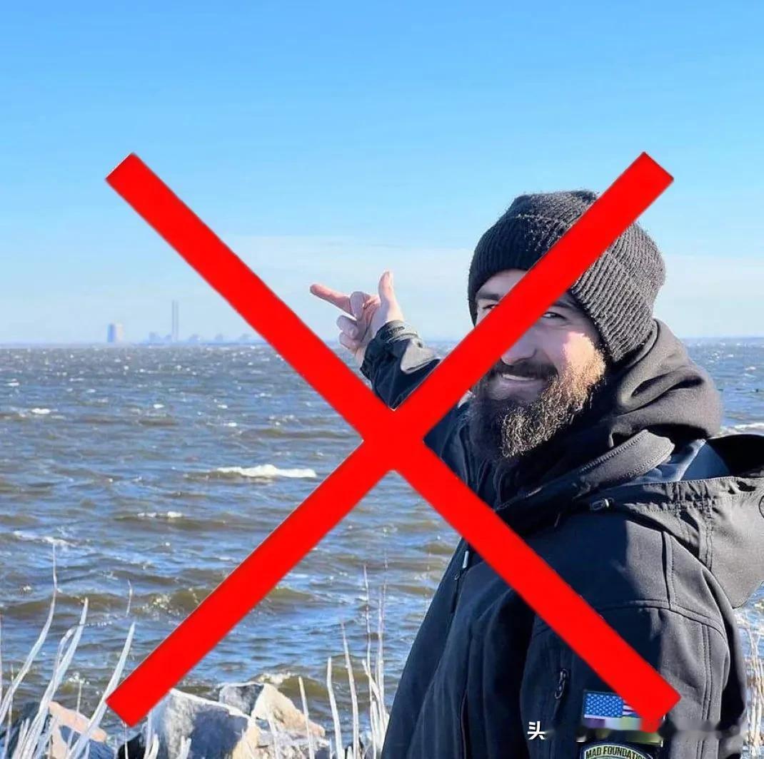 🇷🇺 ⚔ 🇺🇸 尼克远离美国本土与俄国人作战。他为他的卐民主而战。
🇺