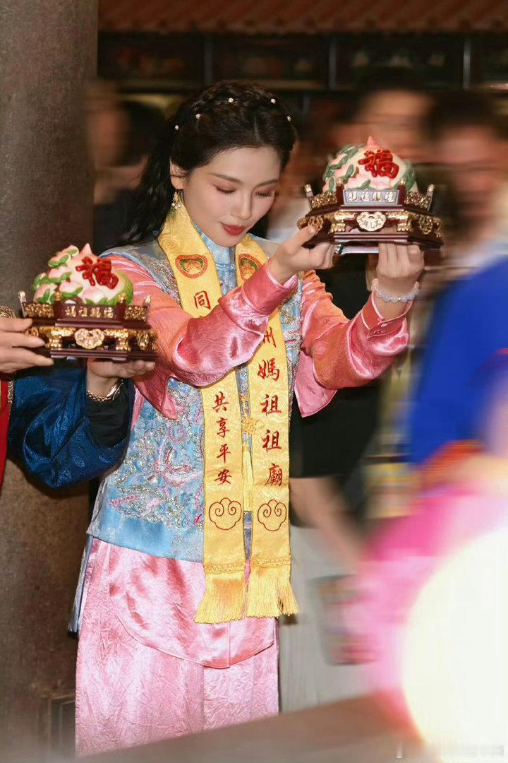 刘涛天庭编制国泰民安的脸仿佛带着神性大家说这是妈祖亲自选的 