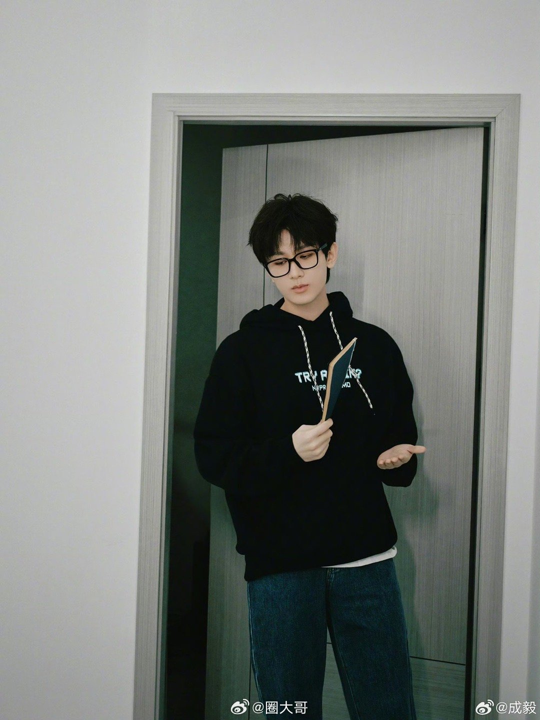 经纪人回应成毅年龄啊这，看到成毅经纪人梁婷的回应，有点心疼成毅了是怎么回事。经纪