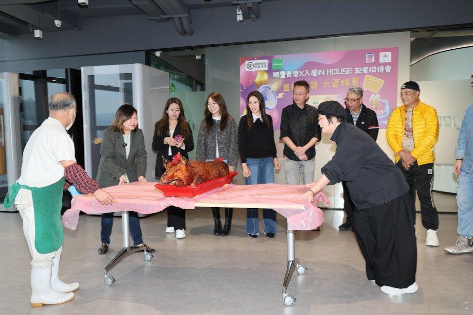 近期「商界」非常活躍的苑瓊丹又有新動向，她宣布與眾圈中好友劉可、魯振順、鍾潔兒、