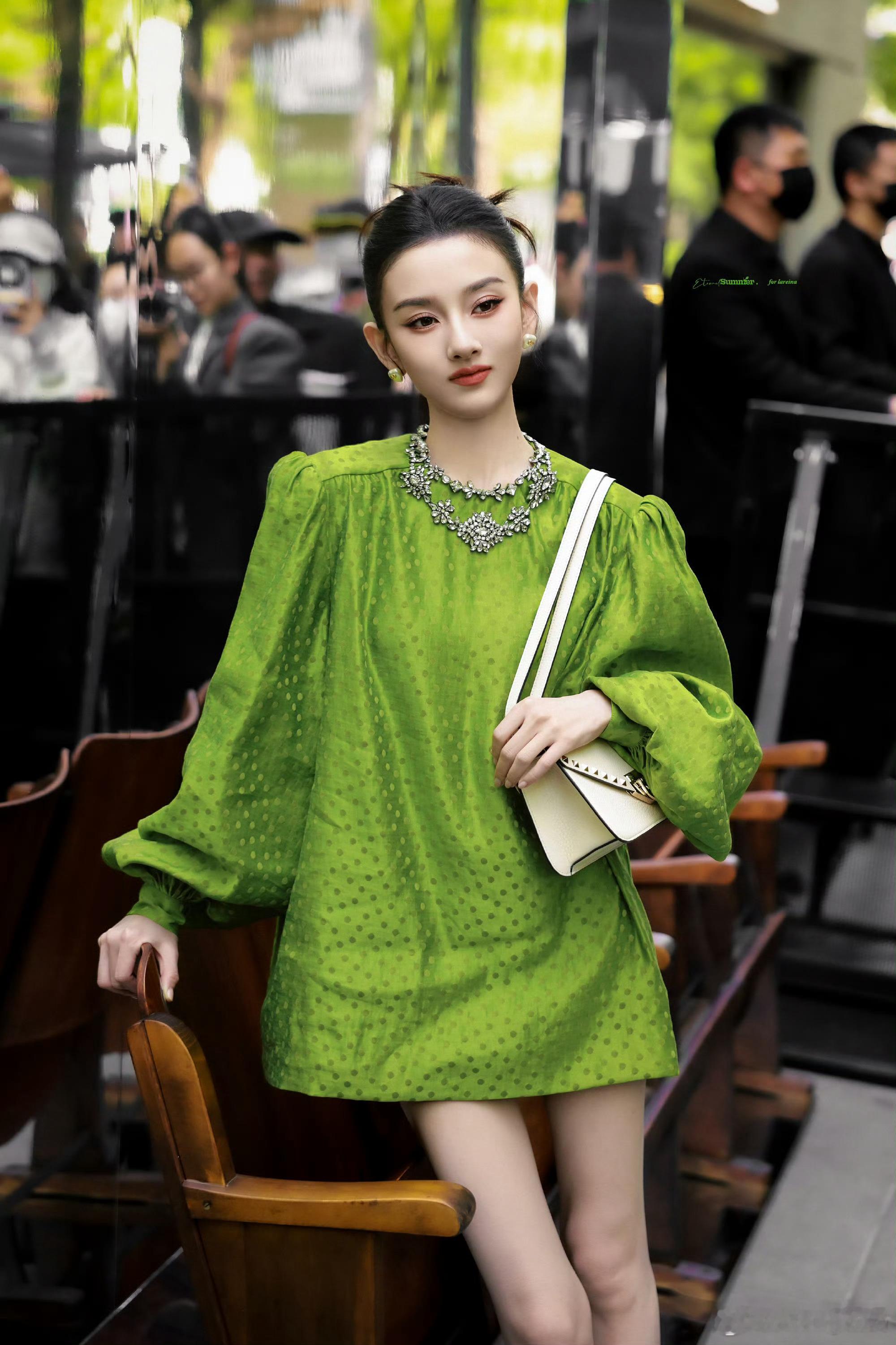 宋祖儿的脸 女娲炫技感觉精致了很多比刚出道整体都协调了是换妆容的原因吗 