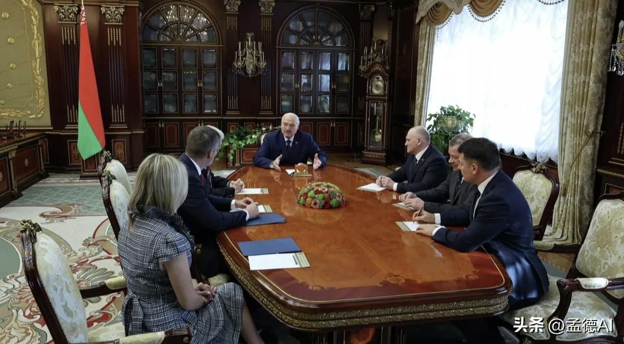 3月21日俄新社消息，白俄罗斯总统卢卡申科宣布，明斯克与华盛顿正筹备签署一项重大