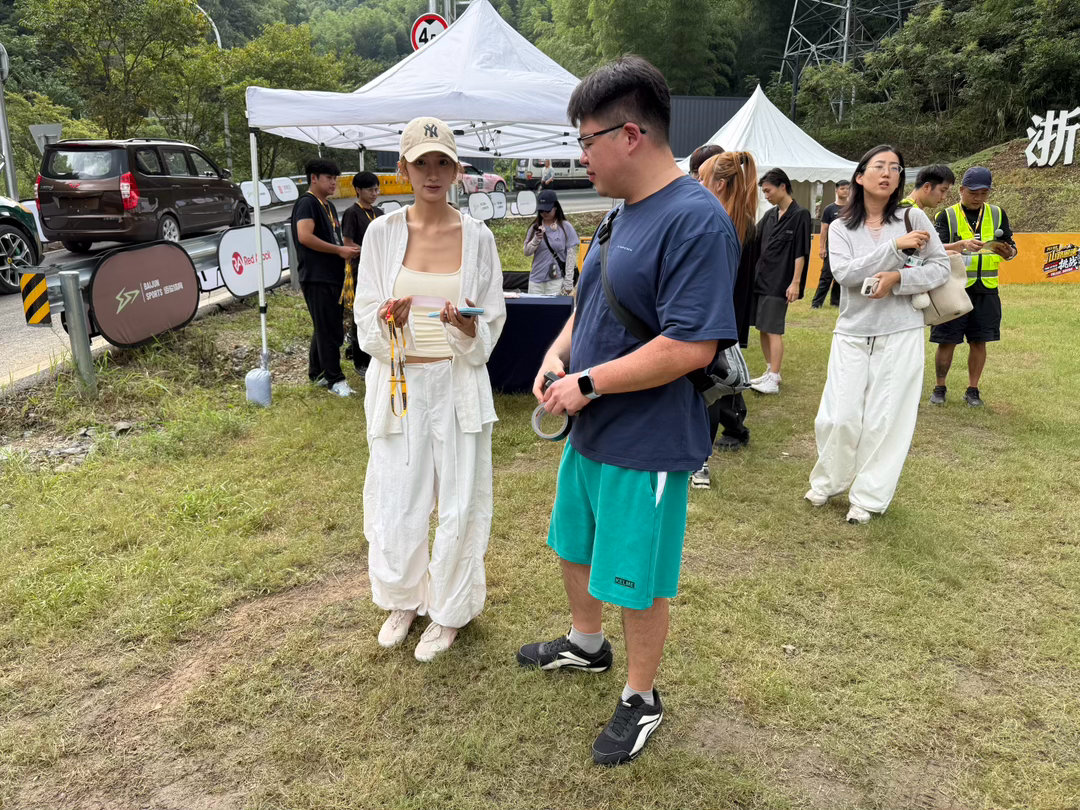 钊博已经比二萌还瘦了～！！  ​​​