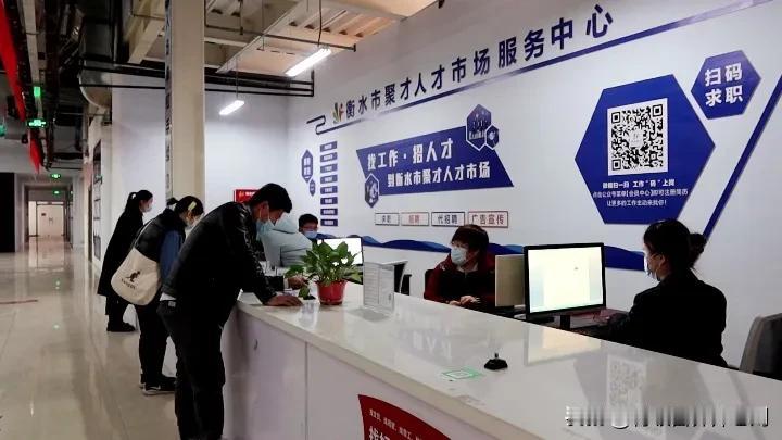 上海居住证积分制度有一个非常大的缺陷，那就是每年签注一次，都必须由公司人事提交，
