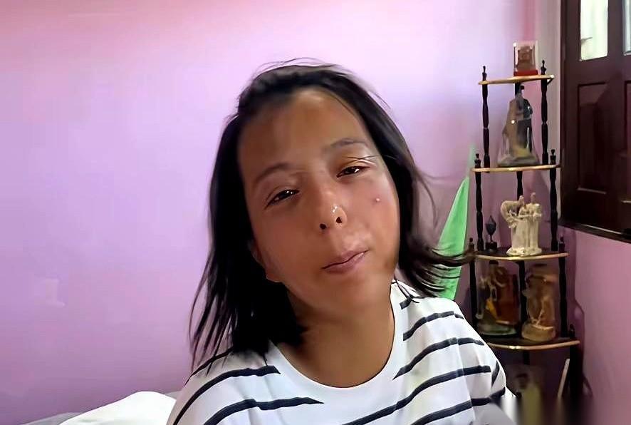 一个硕士姑娘婚前走路带风，婚后去印度住了30天，再出现在视频里，脸垮得让人差点没