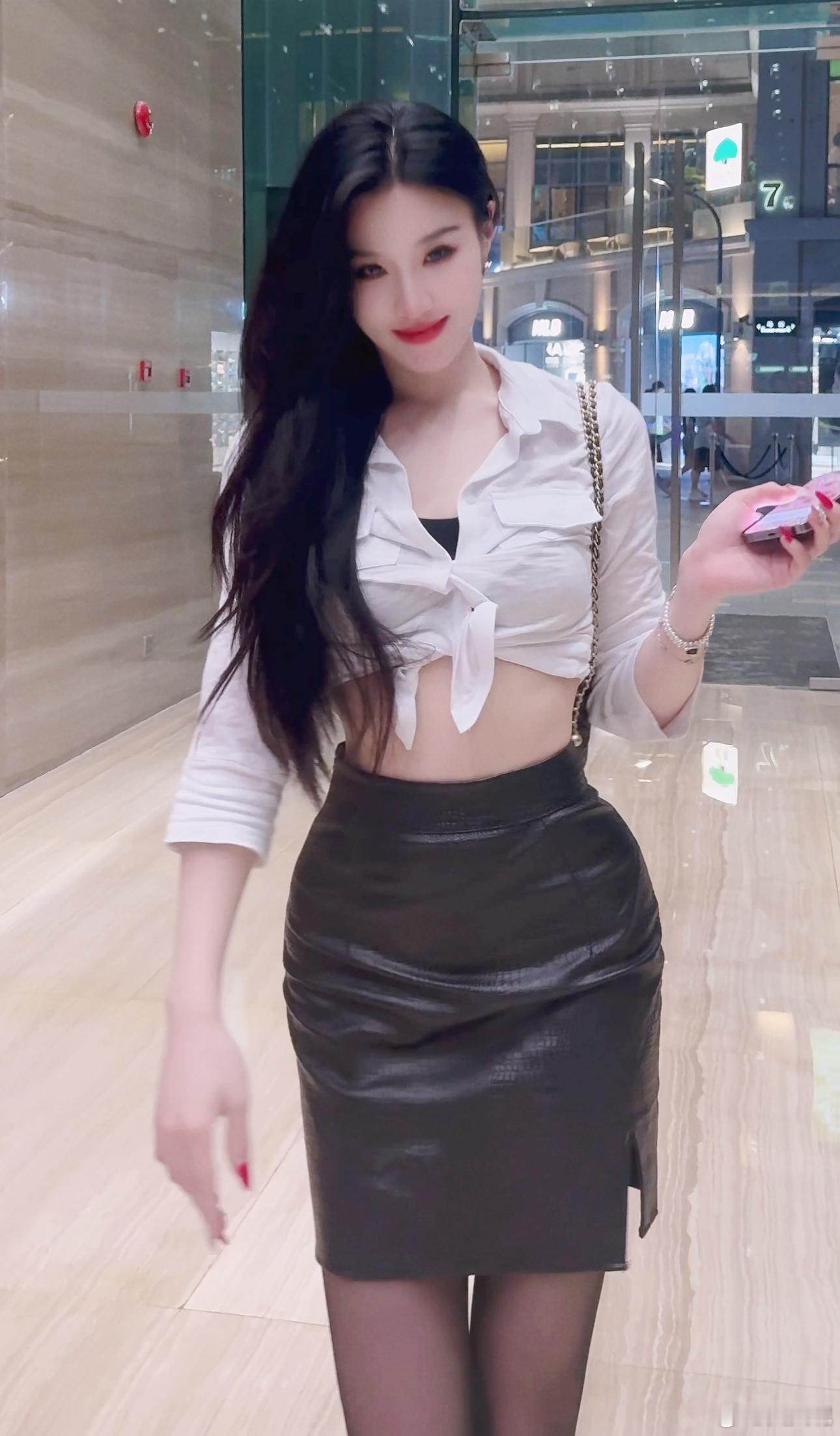 怎么办 我还在加班  ​​​