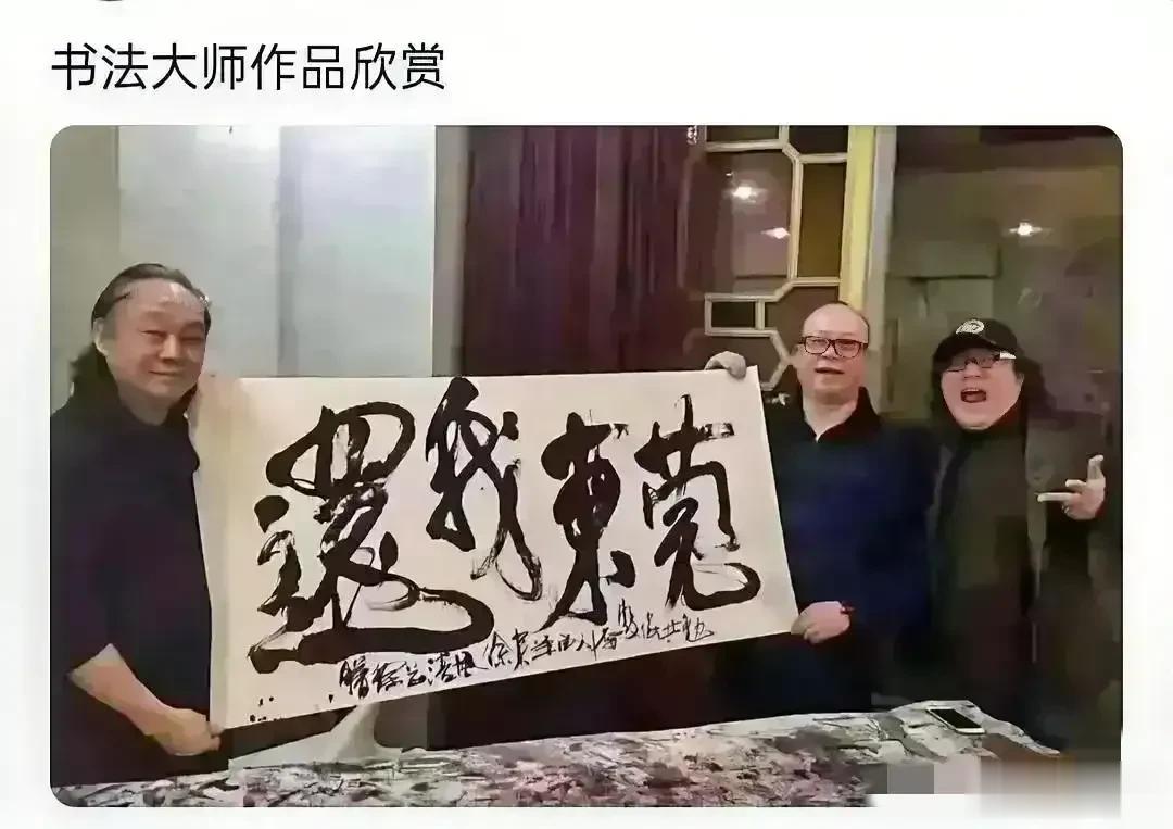 我叫安岚
那年，我左手拿着一把木剑，右手拿着5块钱，遇到了一个算命大师。
大师给