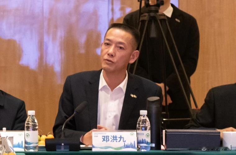 【从670亿市值到黯然退市：洪九果品的两年警示】
 
2022年9月，洪九果品登