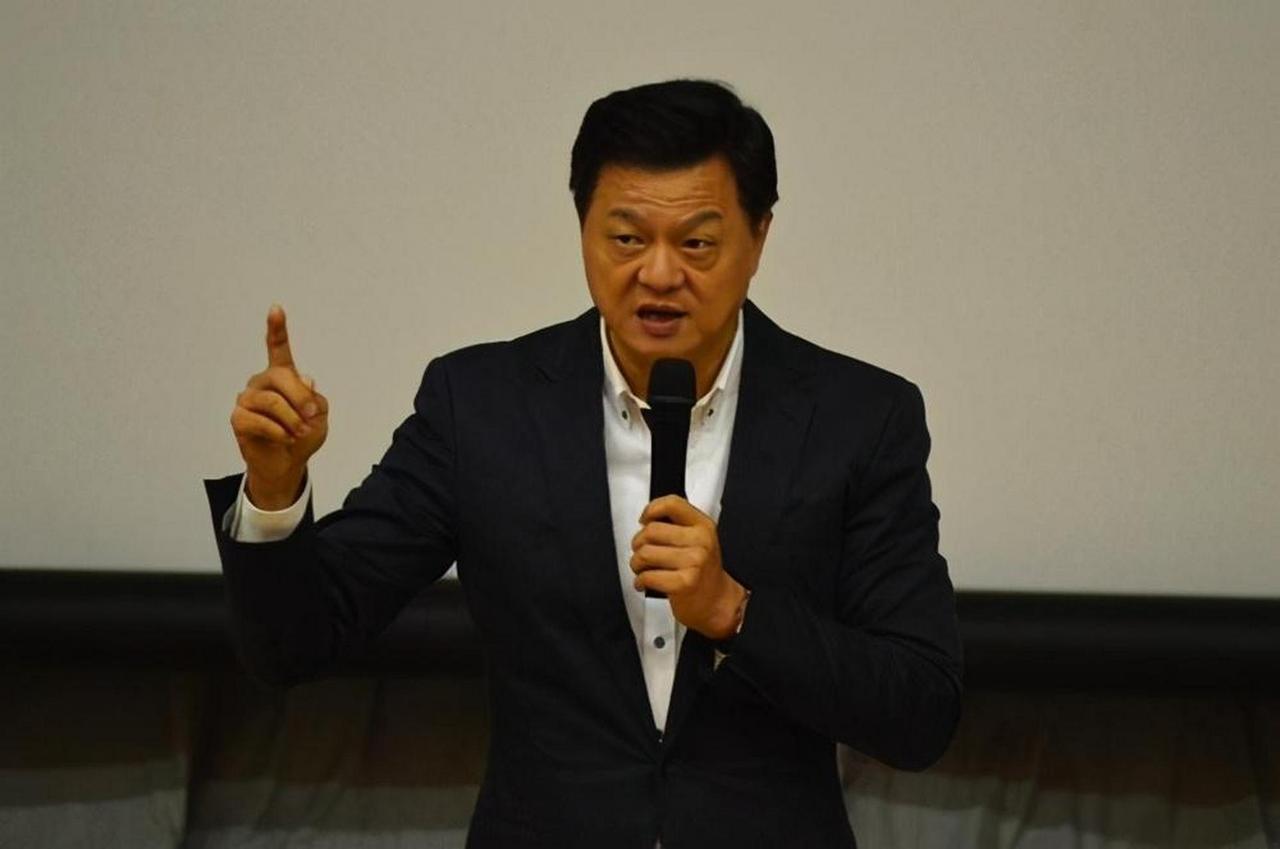 旺旺周锡玮这声呐喊，喊出了两岸同胞的心声！
 
刷到台湾旺旺集团副董事长周锡玮的