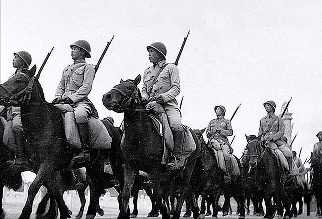 说内蒙抗战一打就跪的人，根本没见过1931年草原的刀。现在一提起抗战，多数人第一