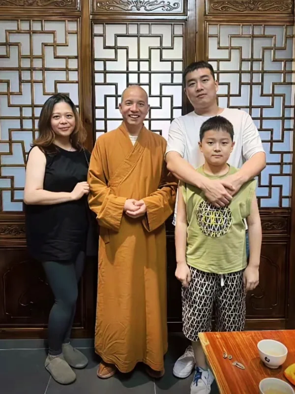 少林寺住持与香客