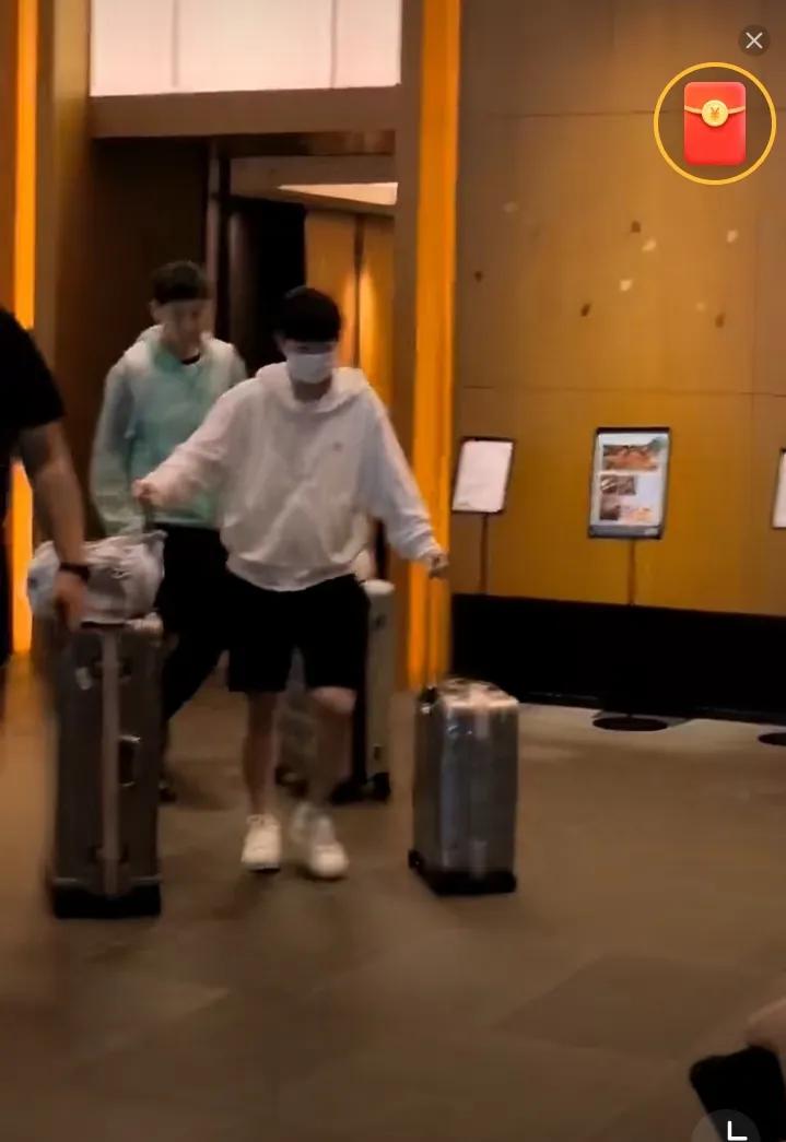 国乒主力横滨返京！
今天上午，国乒在日本参加WTT冠军赛横滨站的主力选手和工作人