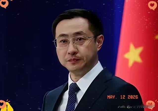 别再死盯美日和台海了！
​​​建议全国上下必须加强爱国主义教育，从教材源头抓起，