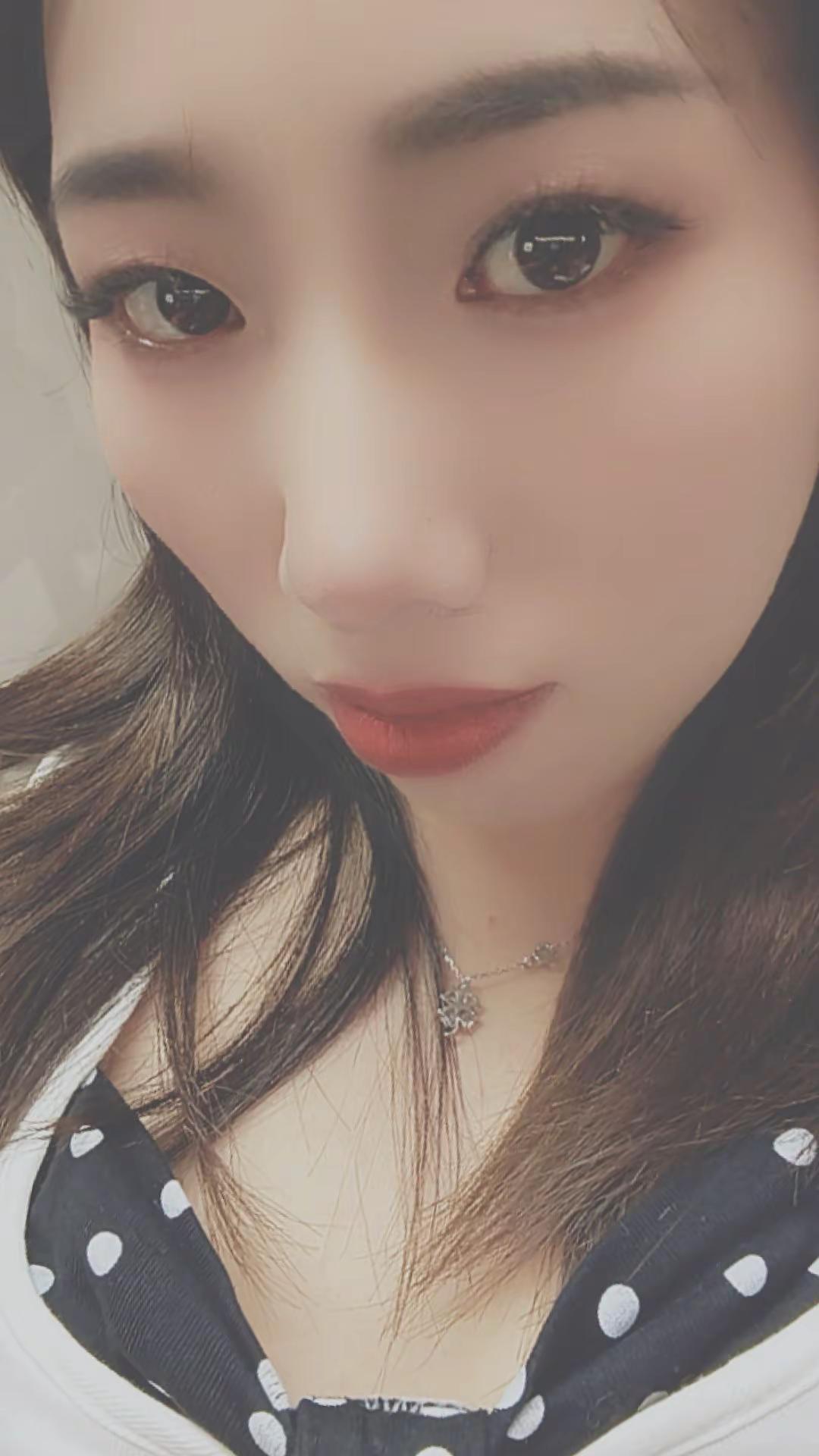 真正的情感从来都不是秒回的消息，而是遇事时下意识的惦记