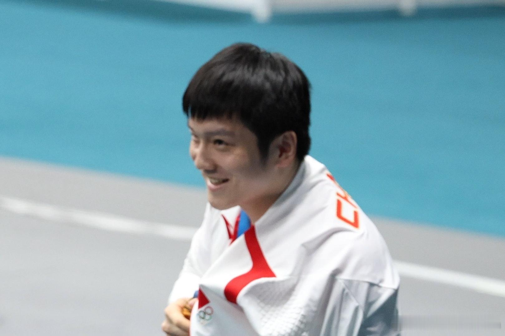 明媚的快乐的樊振东 ​​​