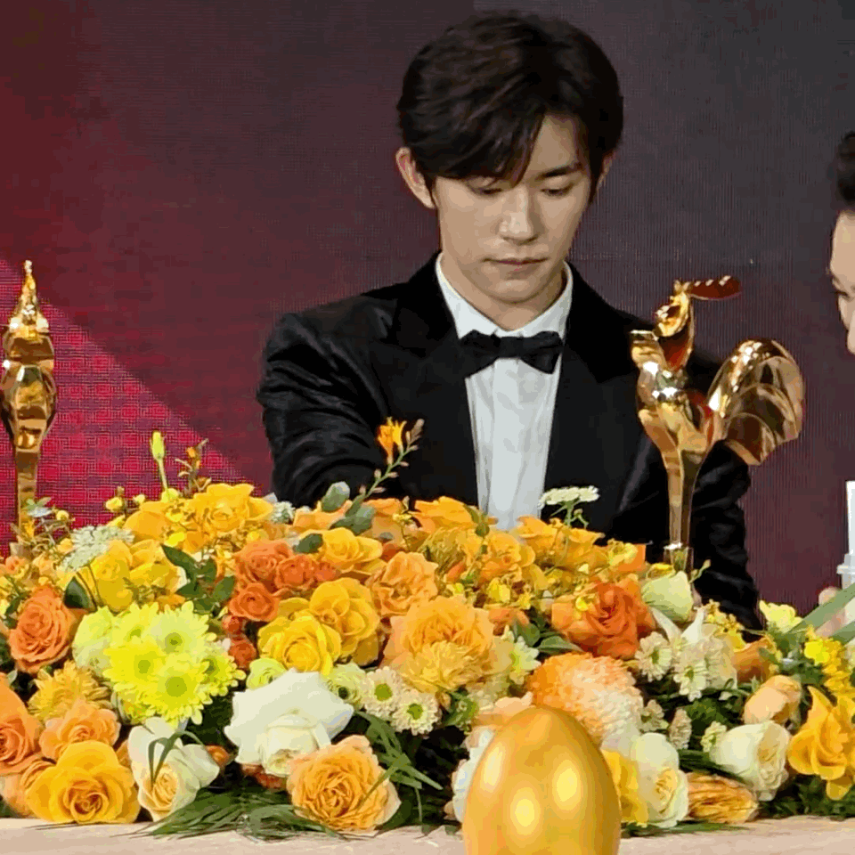 炸裂提问，两眼一黑。 