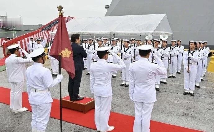 5月25日，据日本媒体报道，昨天，日本FFM一9“名取”号护卫舰交付仪式在三菱重