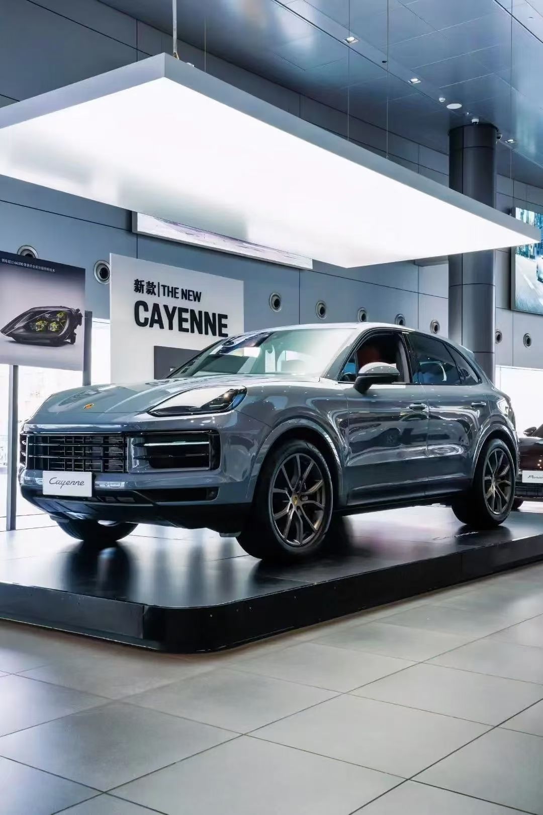 新车落地80万，就快跌到极氪和问界的区间了。如果你有80万，买国产还是买保时捷？