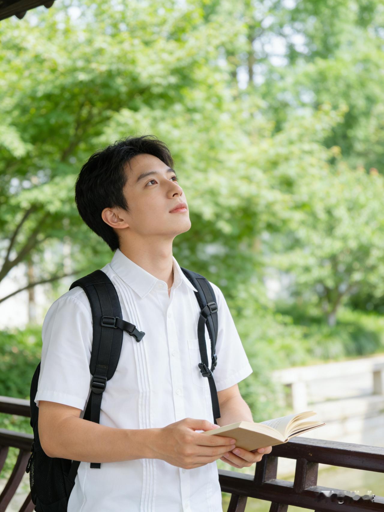 倘若你身负重伤
难以释怀
有一良方可解此困
莫回头
莫追问
莫较劲
将未说出口的