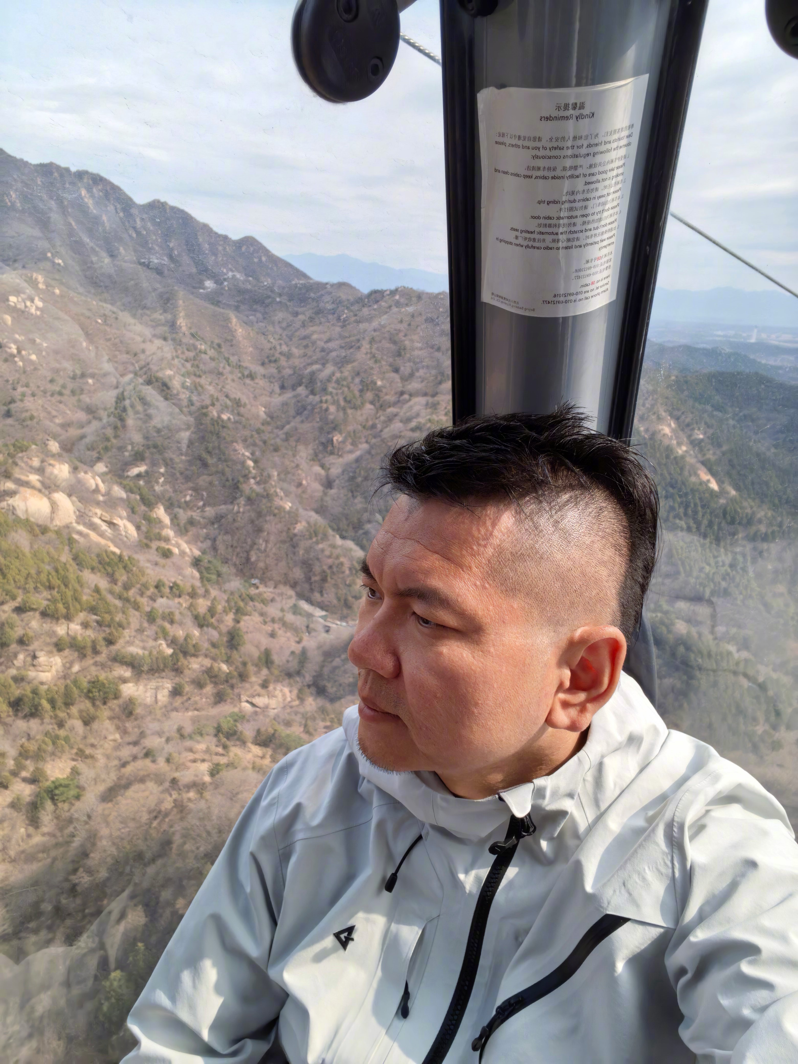 今天拍极氪8X，车上迷迷糊糊我就睡着了，座儿真舒服，醒来发现到八达岭长城了，下车