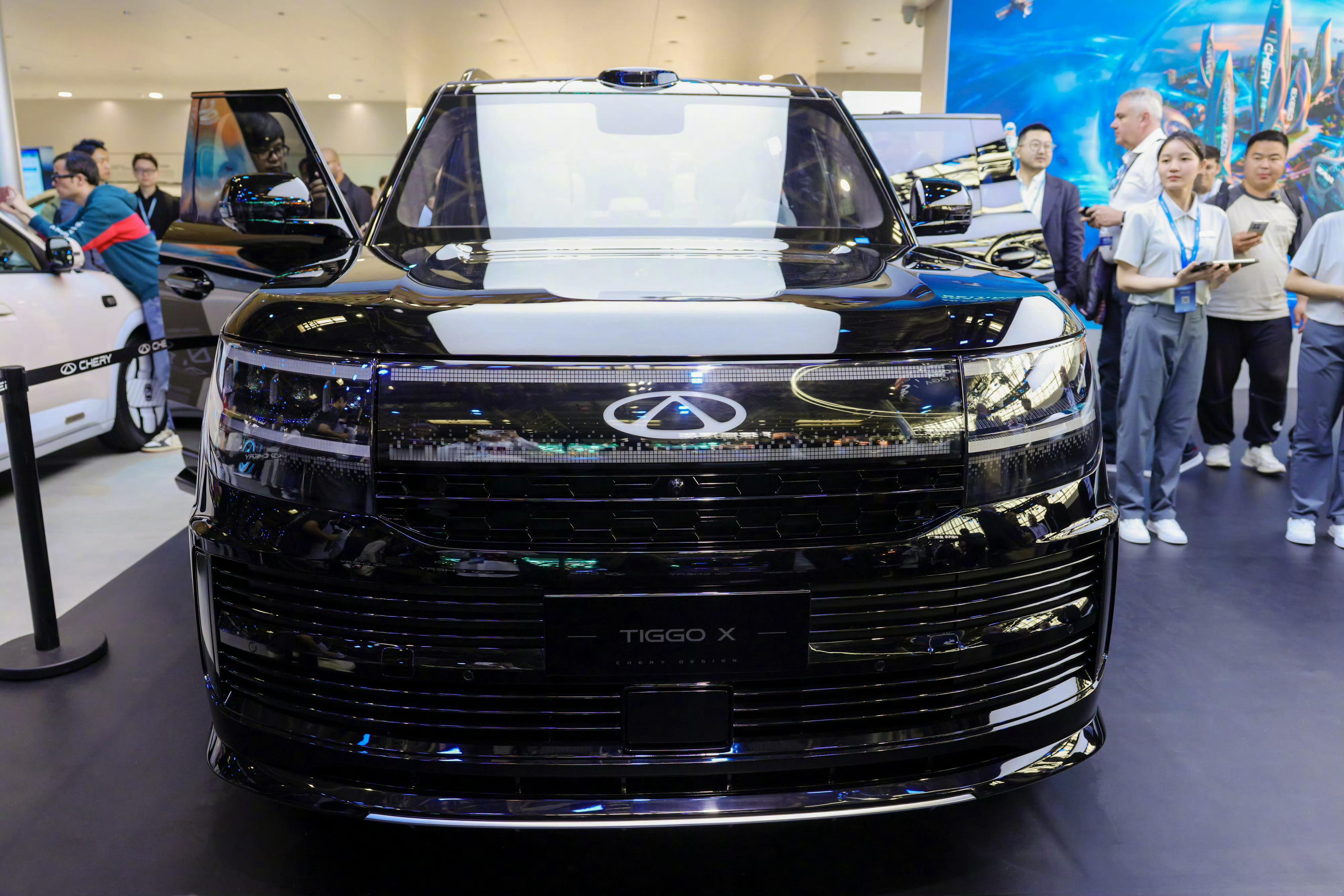 北京车展见证中国智造力量！奇瑞展台汇聚4000名外宾，尽显中国品牌魅力。连续23