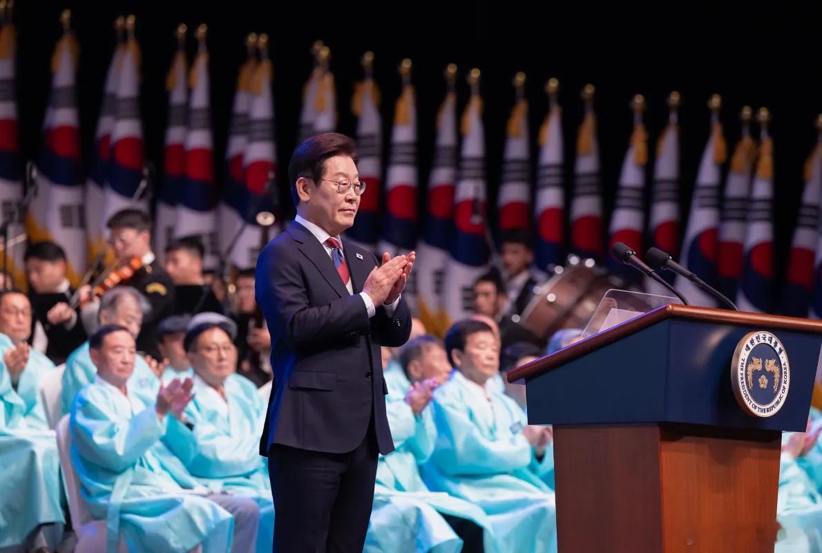 李在明在韩国光复节说，南北非敌人。他强调，韩国政府将缓解南北紧张局势，恢复互信。