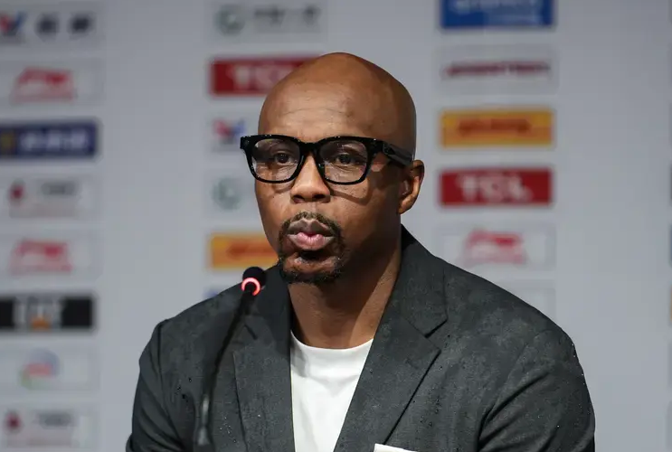 米切尔：我刚来CBA第一场球输了50分，为球队打进季后赛自豪