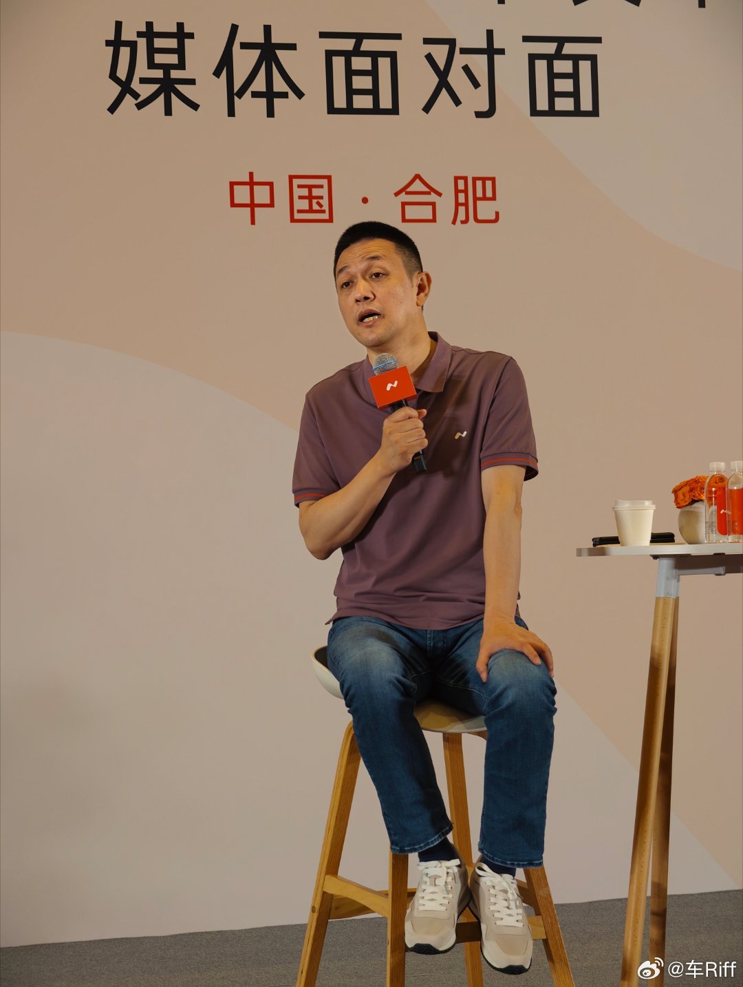李斌称新能源车减重成本非常高1公斤1000块。小20年前的燃油车时代，我听过一个