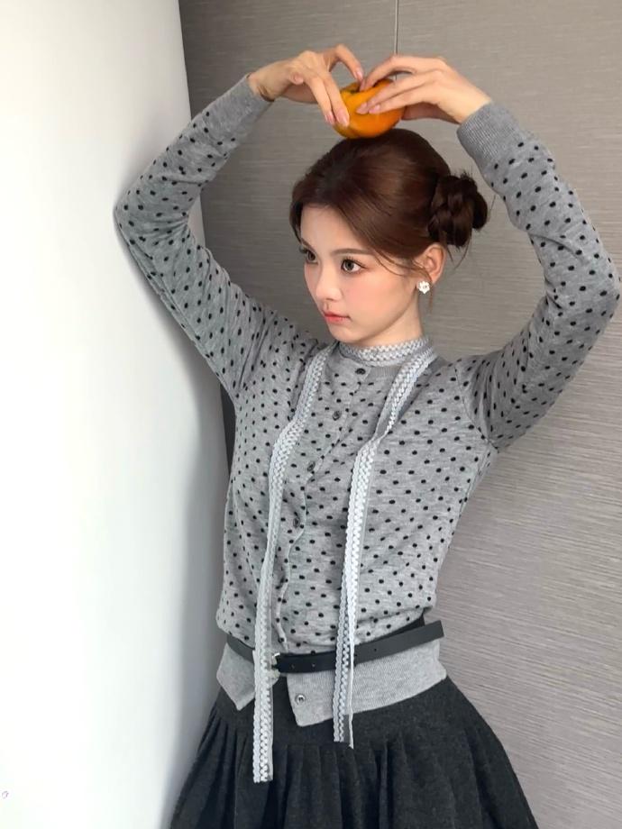 杨超越妹妹：柿柿如意，好甜好美。