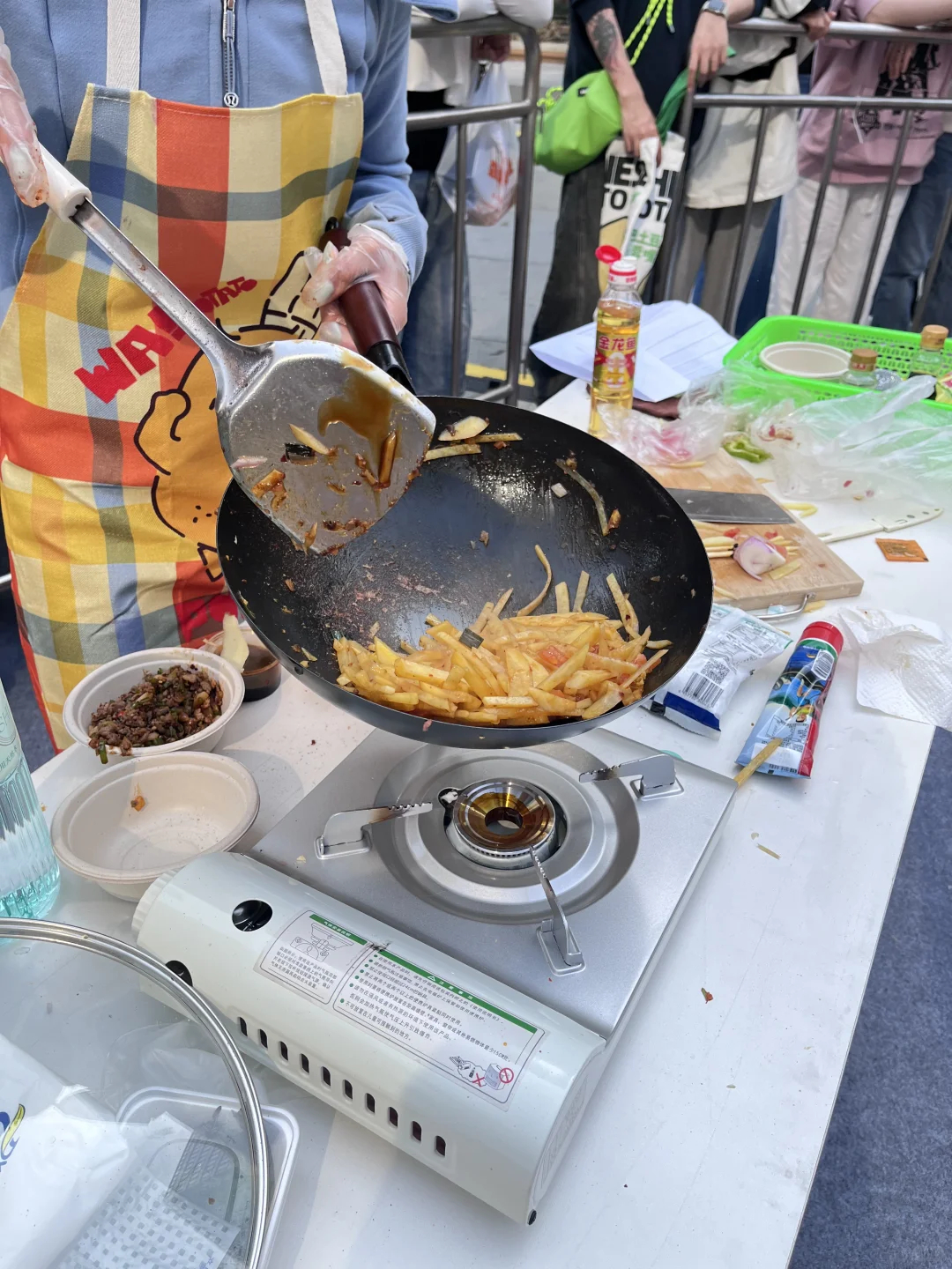 居然还有炒土豆丝大赛，感觉好有意思 