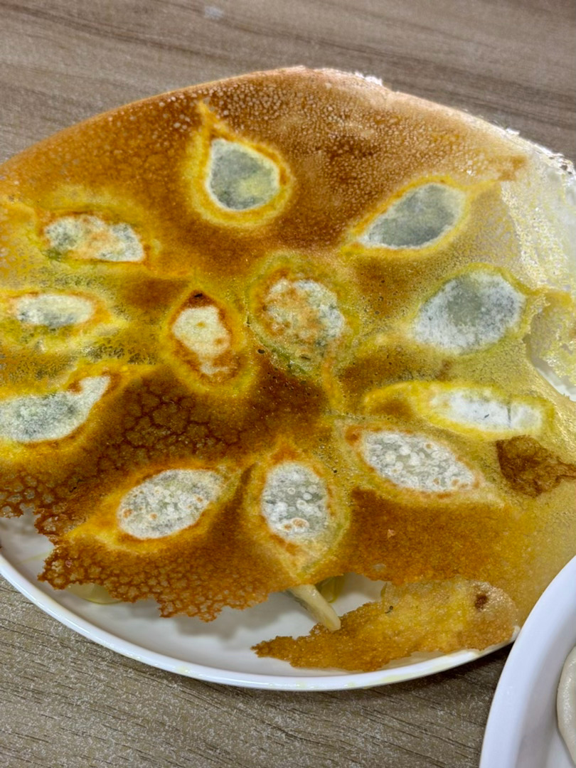 今天才发现，他们俩一个价？？？雪糕刺客！！！但是这个大米冰激凌真好吃啊 昆明