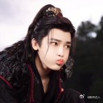 侯明昊 挑战和萧无衣对视 观看这段表演片段能直观感受到侯明昊的共情能力，将萧无衣