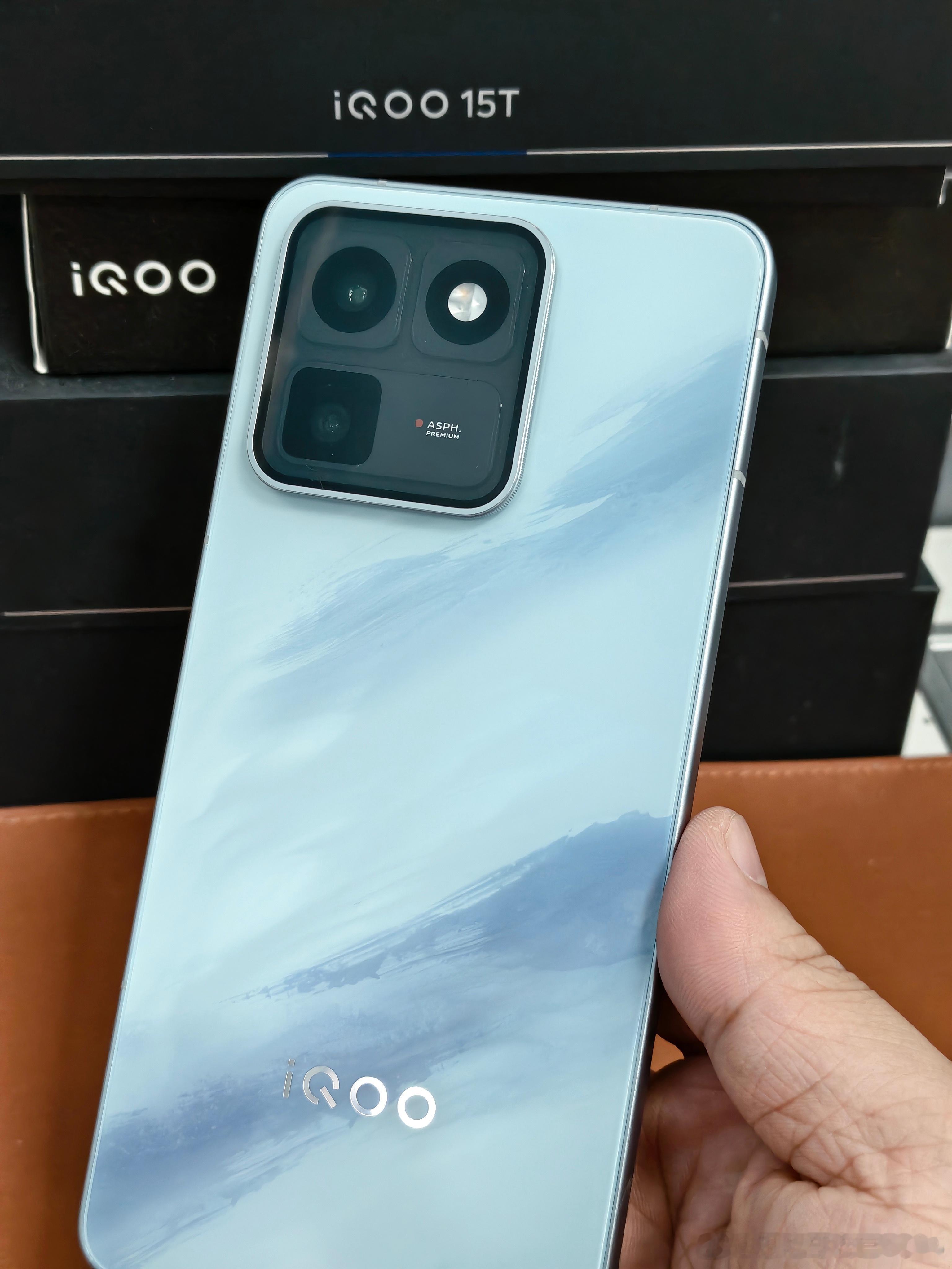 iqooiqoo15t iQOO15T也是到手一段时间了，最近也是很喜欢用iQO